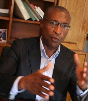 Mzimba accuse la politique suicidaire de Sambi!